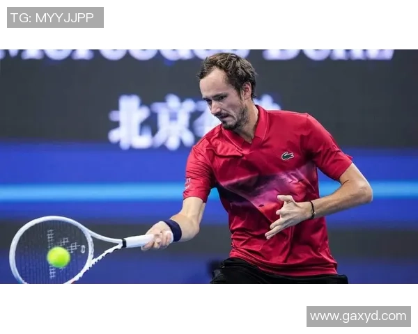 梅德韦杰夫与费德勒网球对决精彩比分回顾与分析